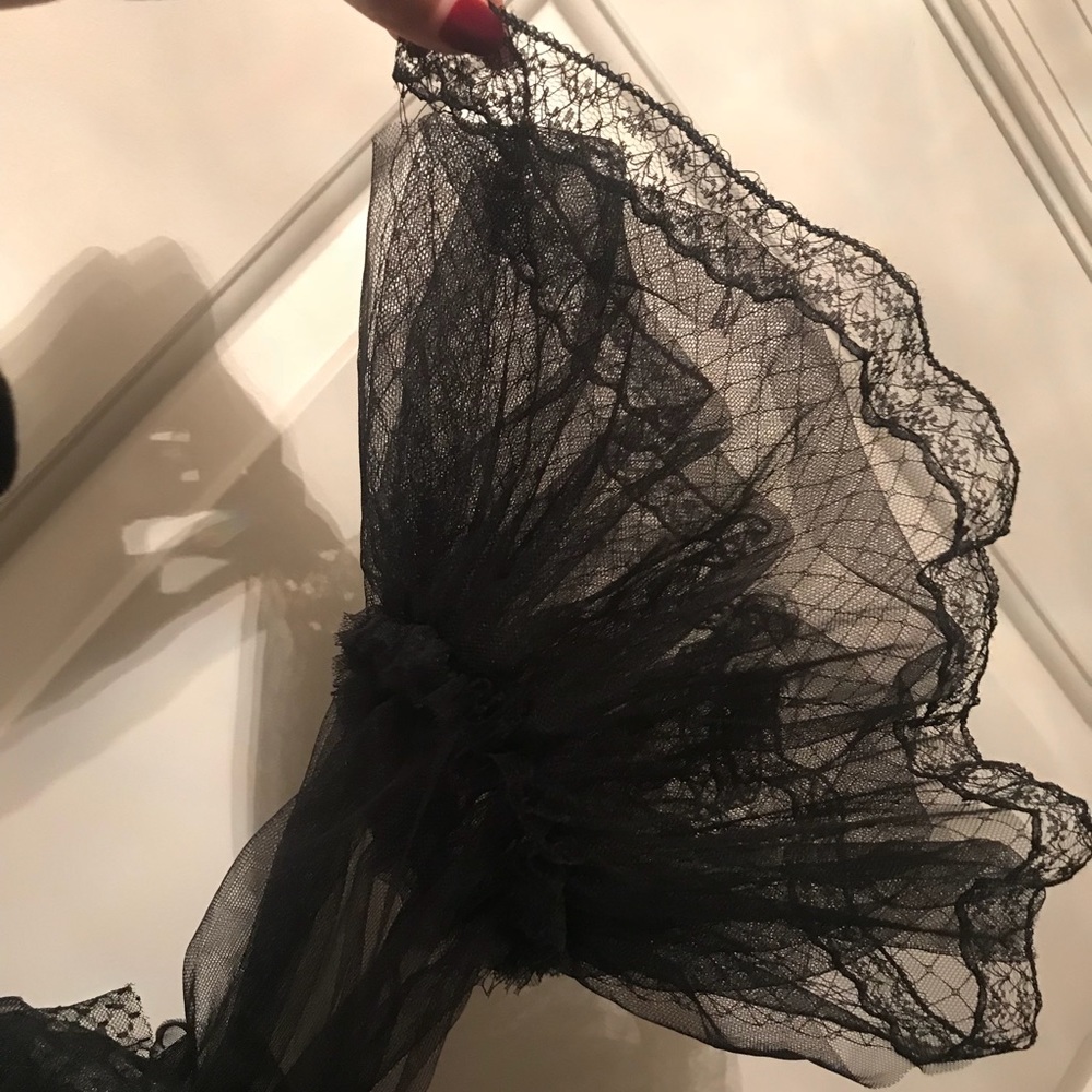 blouse - Picture 4 of 6